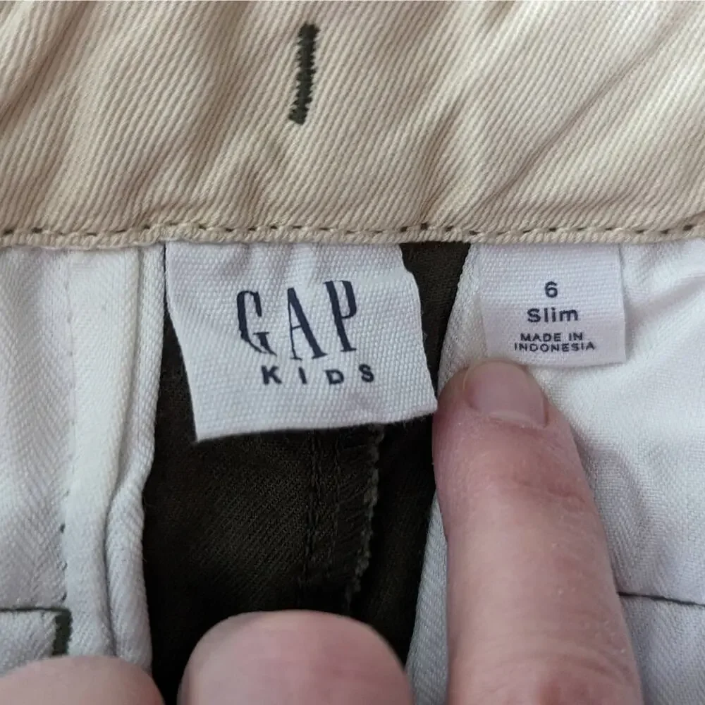 NWT Gap Kids Uniform Lived-In Khakis Size 6 Slim Cypress Green with Washwell